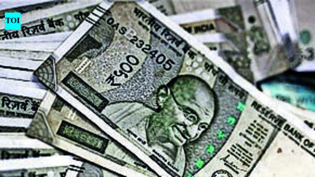 शिक्षण संस्थेच्या माजी संचालकाने ५ कोटींचा गैरवापर केला; बुक केले