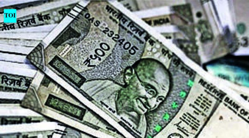 शिक्षण संस्थेच्या माजी संचालकाने ५ कोटींचा गैरवापर केला; बुक केले