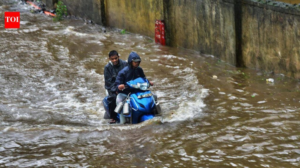 पीएमसीने 49 आपत्ती व्यवस्थापन केंद्रे सक्रिय केली, सखल भागातील 30 कुटुंबांना सुरक्षित ठिकाणी हलवले