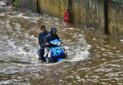पीएमसीने 49 आपत्ती व्यवस्थापन केंद्रे सक्रिय केली, सखल भागातील 30 कुटुंबांना सुरक्षित ठिकाणी हलवले पीएमसीने 49 आपत्ती व्यवस्थापन केंद्रे सक्रिय केली, सखल भागातील 30 कुटुंबांना सुरक्षित ठिकाणी हलवले