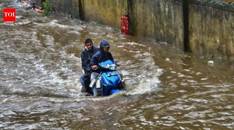 पीएमसीने 49 आपत्ती व्यवस्थापन केंद्रे सक्रिय केली, सखल भागातील 30 कुटुंबांना सुरक्षित ठिकाणी हलवले पीएमसीने 49 आपत्ती व्यवस्थापन केंद्रे सक्रिय केली, सखल भागातील 30 कुटुंबांना सुरक्षित ठिकाणी हलवले