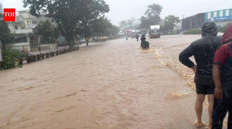 चाकण, मुळशी येथील औद्योगिक वसाहतींना पुराच्या पाण्याचा फटका; प्रमुख महामार्ग जलमय