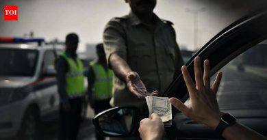 लोणावळ्याजवळ खंडणीसाठी तीन हायवे पोलिस कर्मचारी, तीन ट्रॅफिक वॉर्डनवर गुन्हा दाखल
