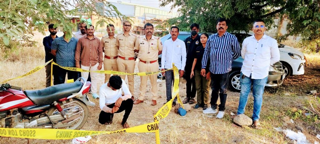 तळेगाव एमआयडीसी पोलिसांची बधलवाडीत कारवाई; ५८९ ग्रॅम गांजासह दुचाकी जप्त: ५९ हजार ४५० रुपयांचा मुद्देमाल हस्तगत; एनडीपीएस कायद्यान्वये गुन्हा दाखल